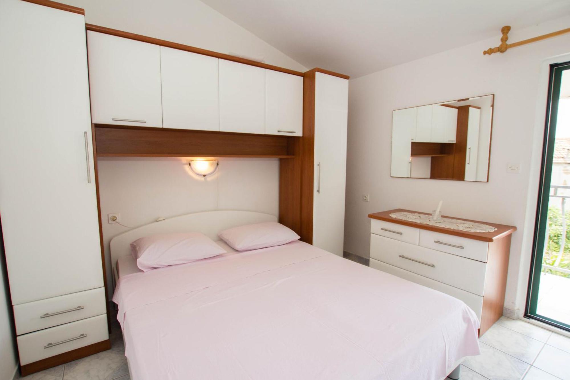 Apartments Bartul Sućuraj Rom bilde
