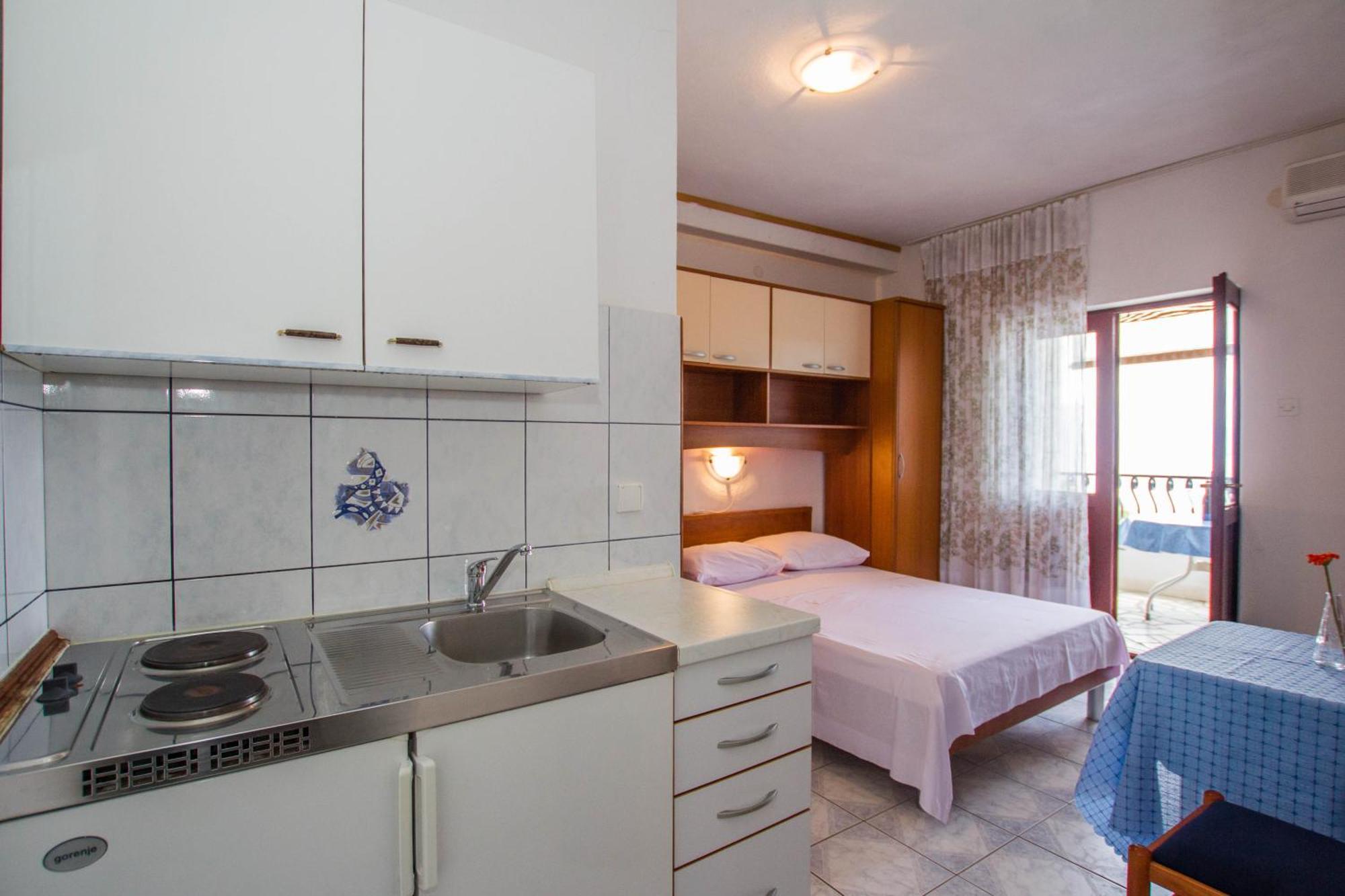 Apartments Bartul Sućuraj Rom bilde