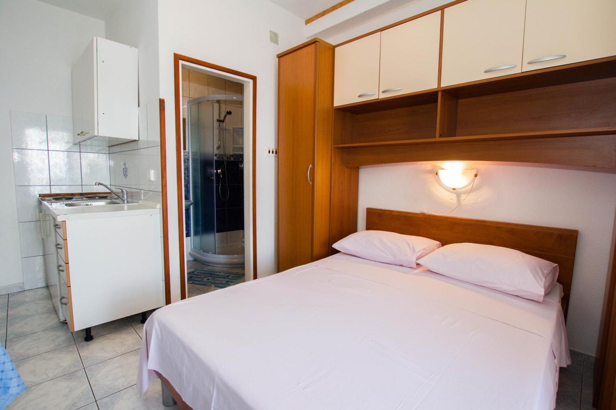 Apartments Bartul Sućuraj Rom bilde
