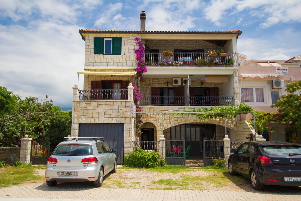 Apartments Bartul Sućuraj Eksteriør bilde