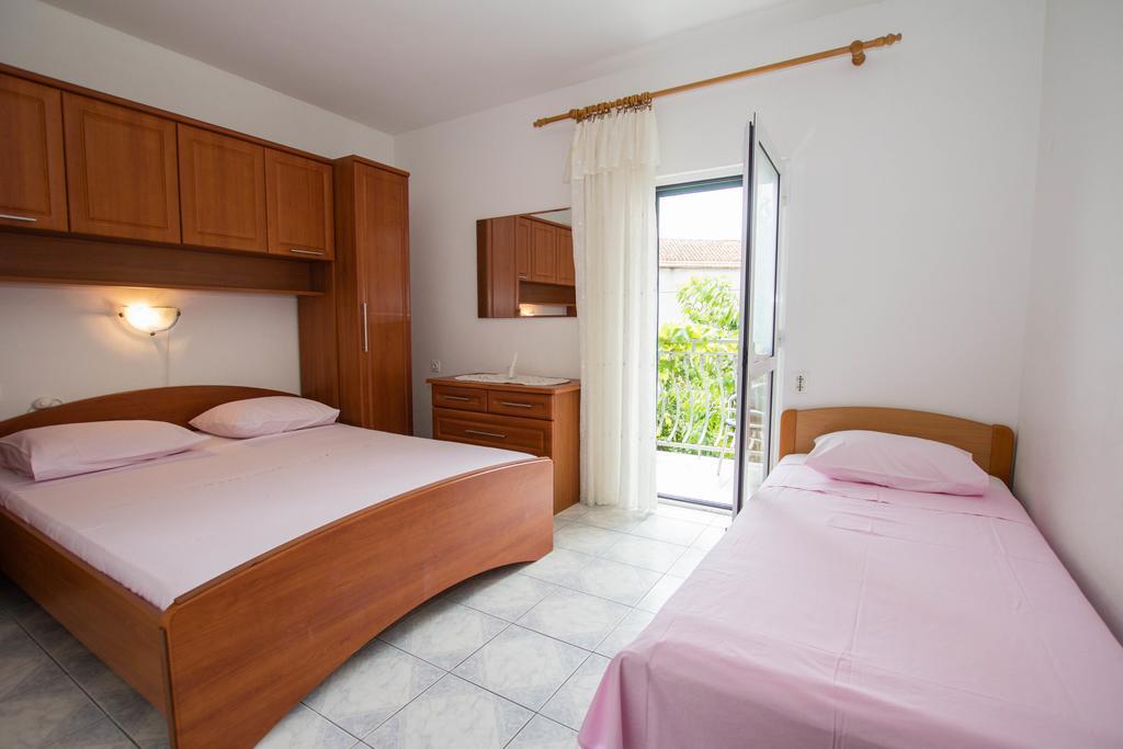 Apartments Bartul Sućuraj Eksteriør bilde