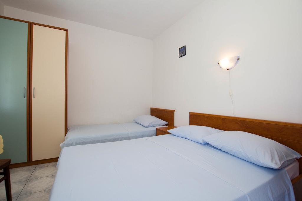 Apartments Bartul Sućuraj Eksteriør bilde