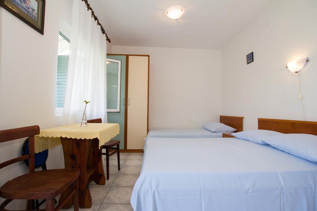 Apartments Bartul Sućuraj Eksteriør bilde